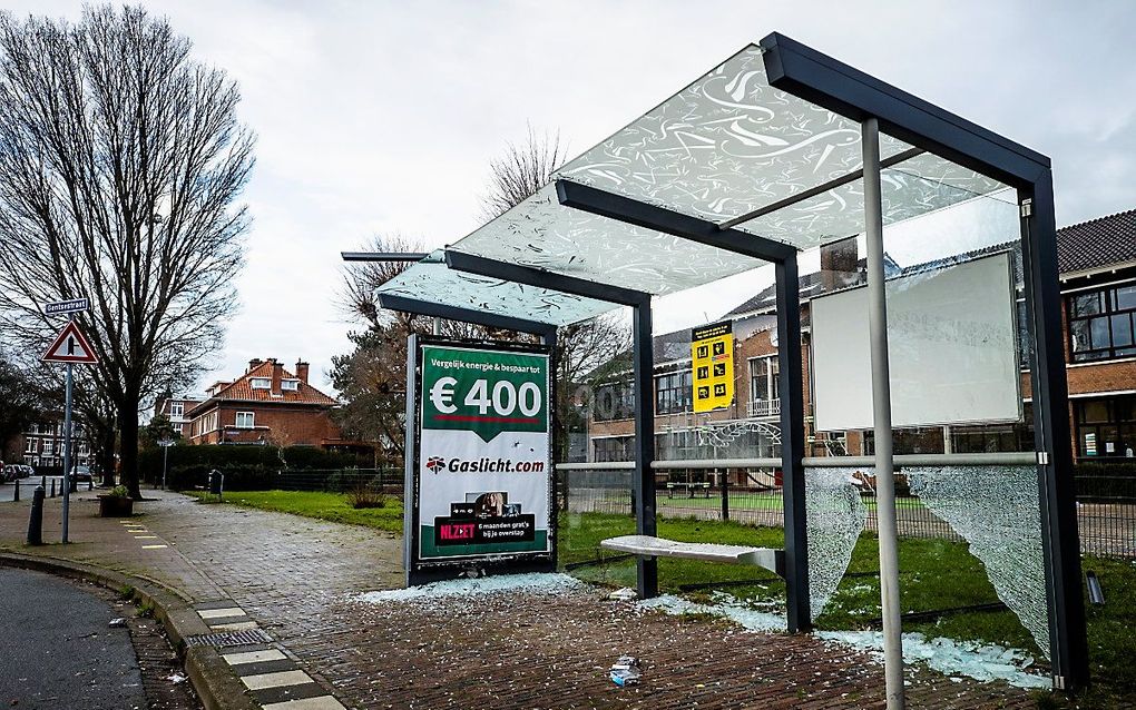 Schade door het afsteken van vuurwerk op Nieuwjaarsdag in de Haagse wijk Belgisch Park. beeld ANP, Sem van der Wal