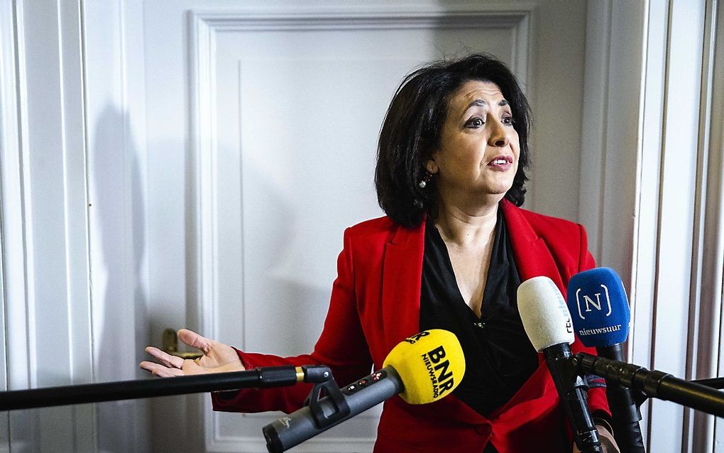 Kamervoorzitter Khadija Arib (PvdA) reageert in de Tweede Kamer op het vertrek van Lodewijk Asscher als lijsttrekker van de PvdA. beeld ANP, Sem van der Wal