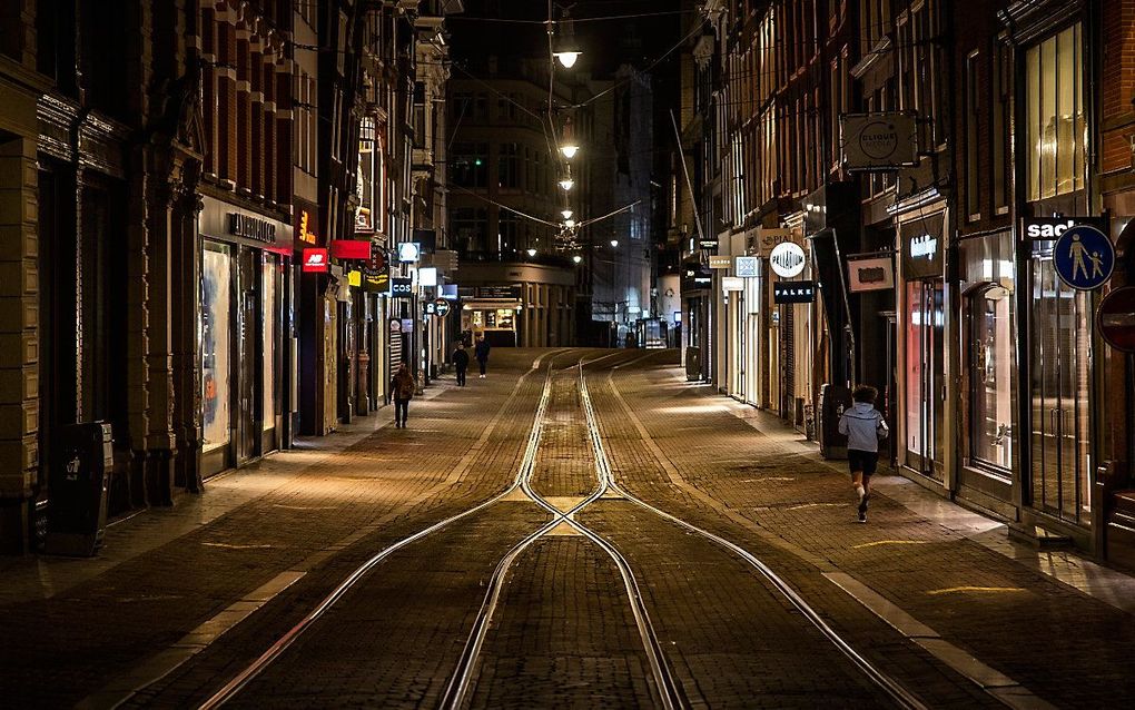 Een lege Leidsestraat in Amsterdam. beeld ANP, Ramon van Flymen