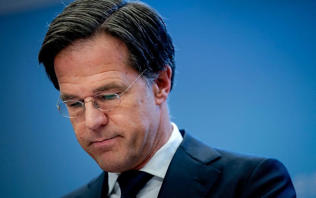 Demissionair premier Mark Rutte tijdens de persconferentie waarin hij de avondklok presenteerde. beeld ANP, Bart Maat