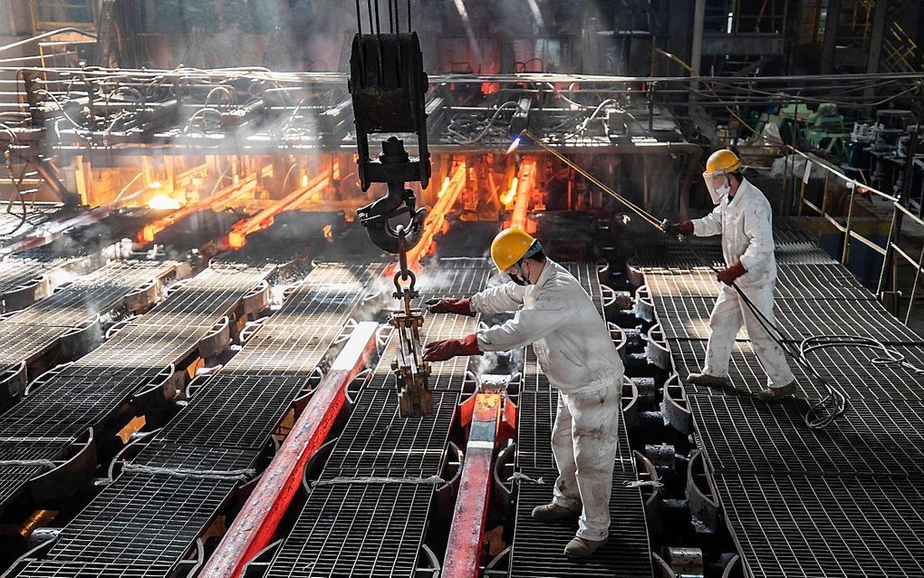 Staalfabriek in het Chinese Lianyungang. beeld AFP