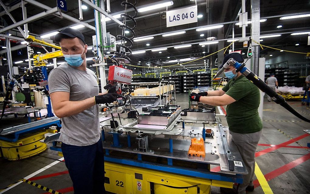 Accufabriek van de Franse autofabrikant Citroën in Slowakije. beeld AFP, Vladimir Simicek