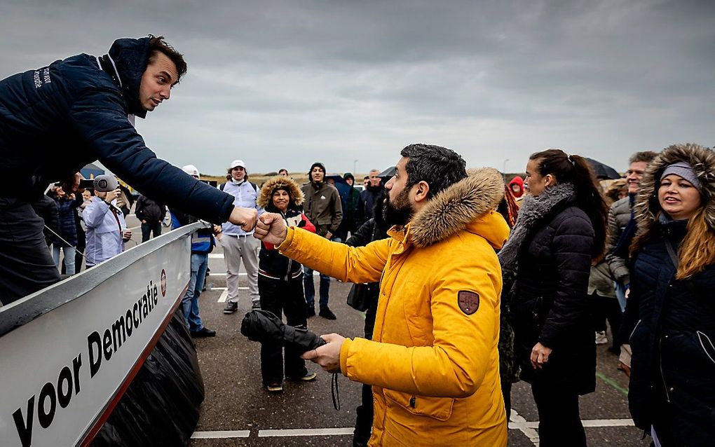 Thierry Baudet van Forum voor Democratie in gesprek in Katwijk. beeld ANP, ROBIN VAN LONKHUIJSEN