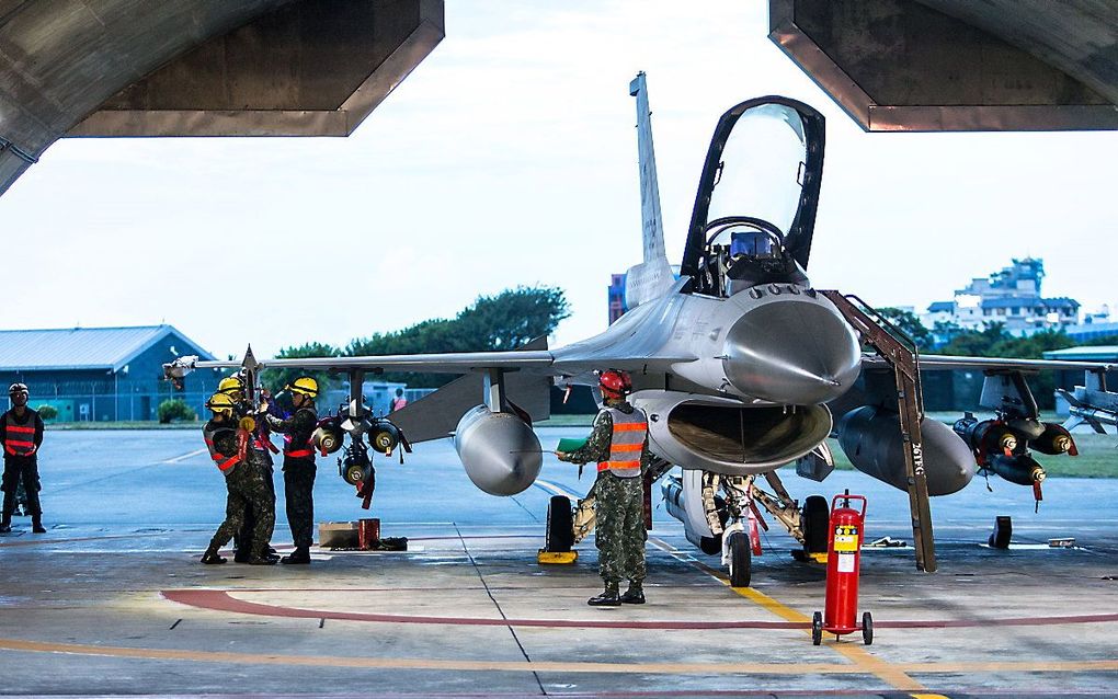 F-16 op een vliegbasis in Taiwan. beeld EPA