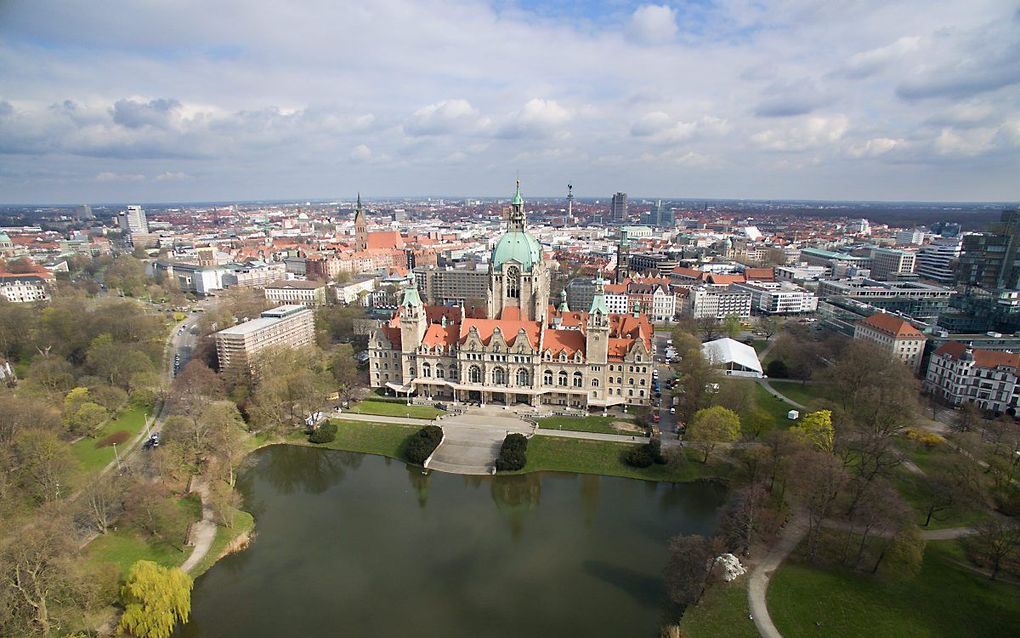 Stadsbeeld van het Duitse Hannover. Een gemeente uit de stad verloor deze week een rechtszaak die zij had aangespannen tegen een zangverbod in de erediensten. beeld EPA, Julian Stratenschulte