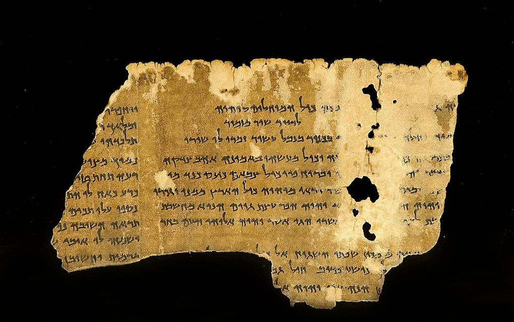 Bijbelfragment uit het boek Psalmen, gevonden in Qumran bij de Dode Zee. Het afgebeelde fragment heeft geen link met het artikel. beeld Gonzalez Luis