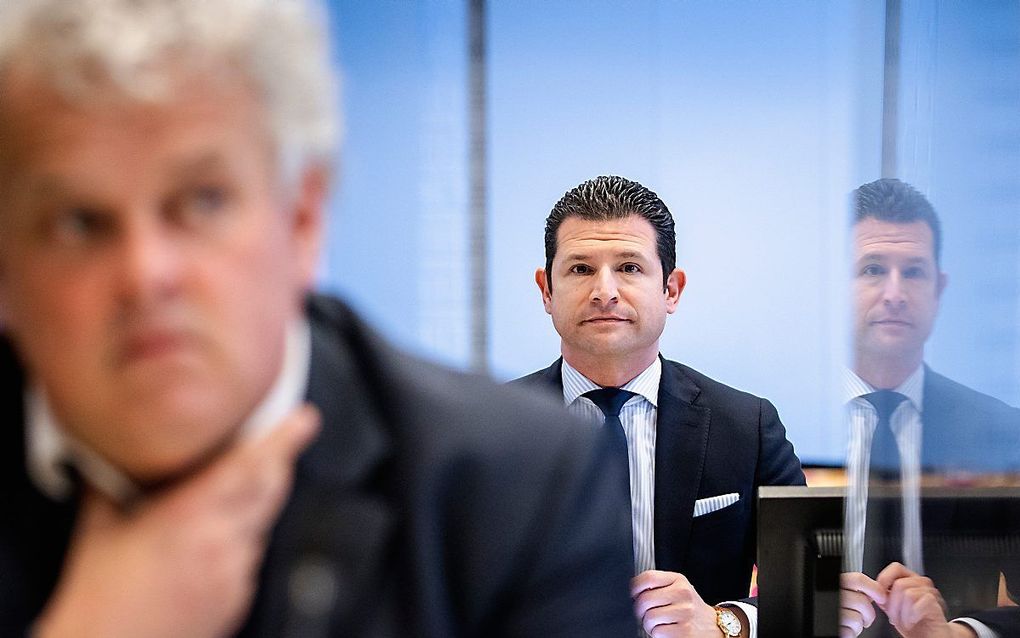 Voorzitter Rober Willemsen en directeur Dirk Beljaarts (rechts) van Koninklijke Horeca Nederland in een kort geding tegen de staat. beeld ANP, Sem van der Wal