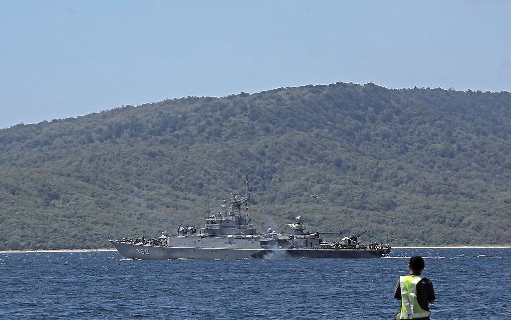 Zoekactie naar vermiste duikboot in de wateren rond Banyuwangi, op Oost-Java in Indonesië. beeld EPA, Aslam Iqbal