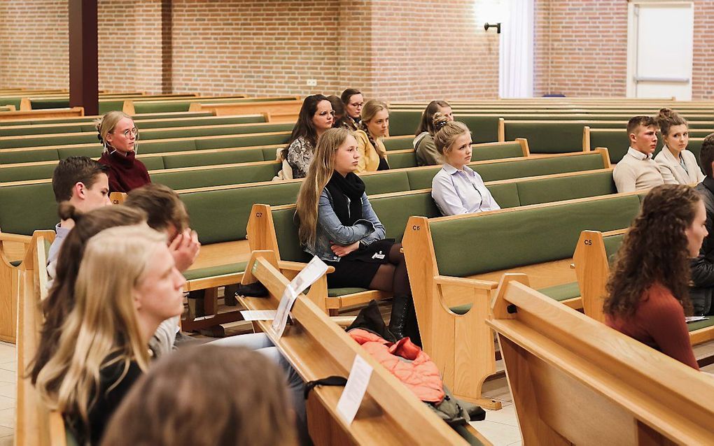 Prof. Boersma sprak woensdagavond voor studentenvereniging Solidamentum over de verhouding tussen geloof en wetenschap. beeld Emma Benschop