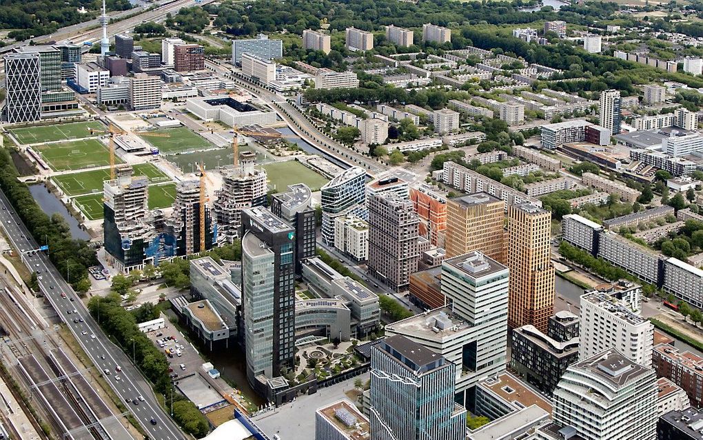 Torens aan de Zuidas van Amsterdam. beeld ANP, Dutchphoto