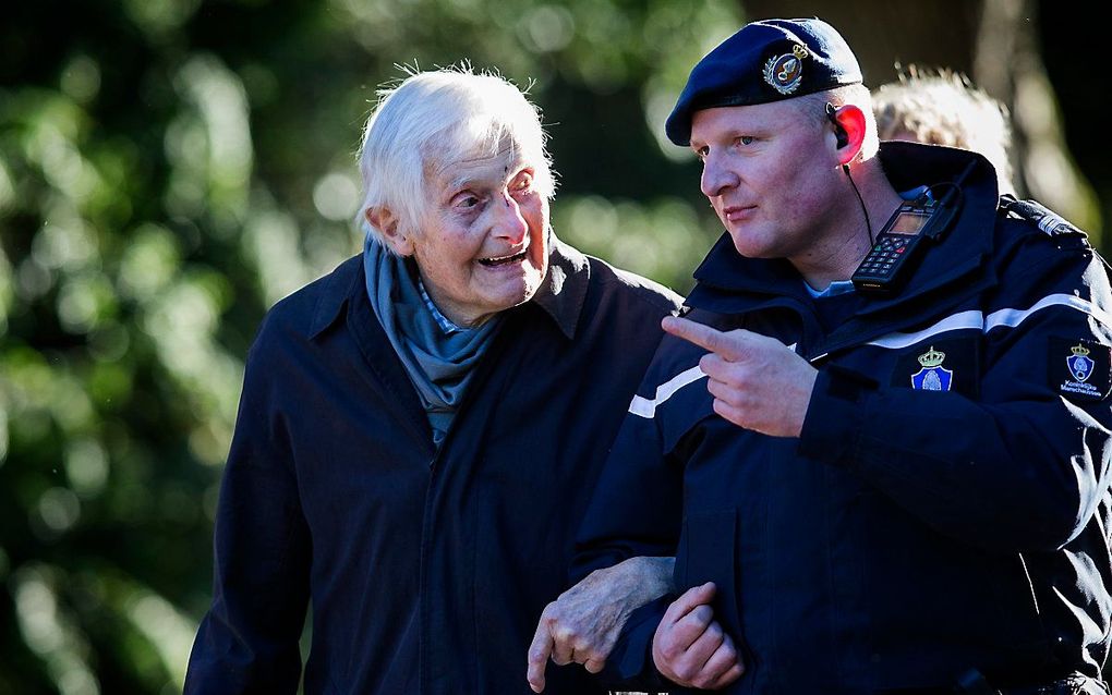 De destijds 102 jarige majoor Kenneth George Mayhew bij de Dodenherdenking in 2019 op Militair Ereveld Grebbeberg. beeld ANP, VINCENT JANNINK