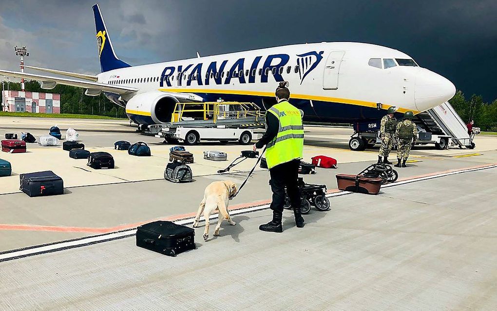 Zondag werd een toestel van Ryanair dat boven Wit-Rusland vloog gedwongen een landing te maken op de luchthaven van de hoofdstad Minsk. beeld AFP