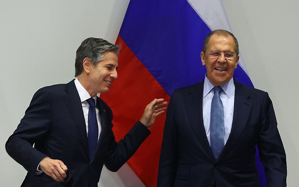 Sergei Lavrov (r.) en Antony Blinken in Reykjavik. beeld EPA, RUSSIAN FOREIGN AFFAIRS MINISTRY