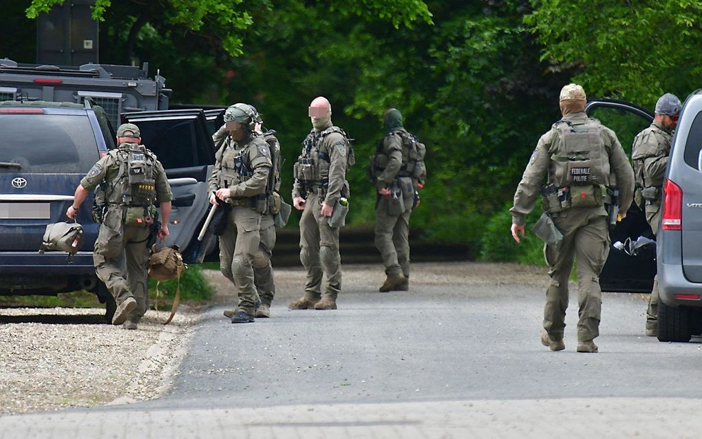 Belgische militairen en agenten zochten donderdag opnieuw met man en macht naar de voortvluchtige militair Jurgen Conings. beeld AFP, Jonas Roosens