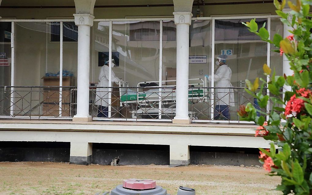 Het St. Vincentius Ziekenhuis in Paramaribo. beeld ANP, RANU ABHELAKH