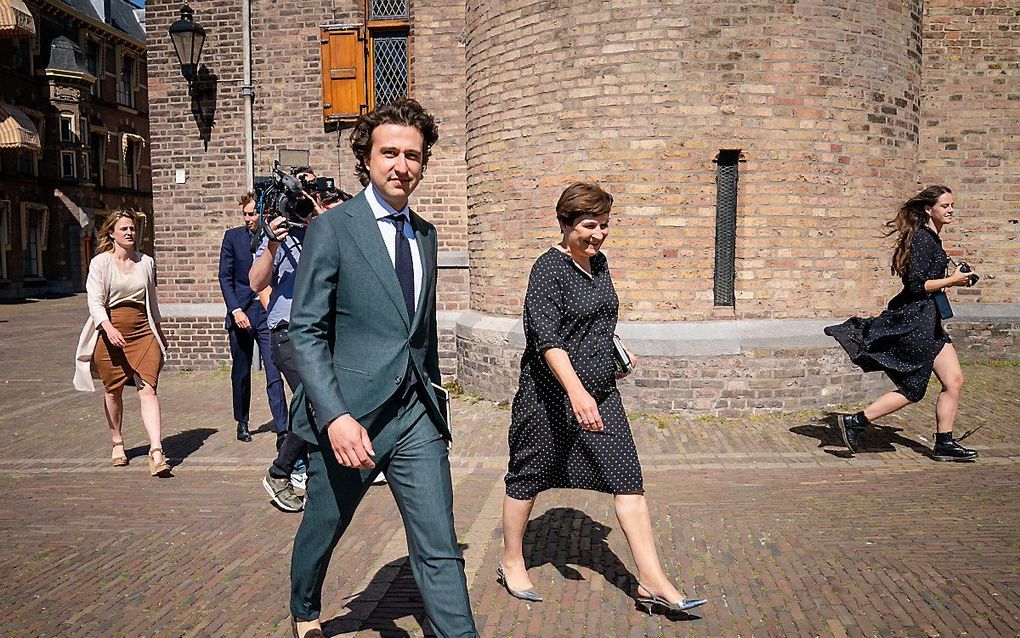 Fractieleiders Jesse Klaver (Groenlinks) en Lilianne Ploumen (Pvda) bij aankomst voor een gesprek met informateur Mariette Hamer. beeld ANP, Bart Maat