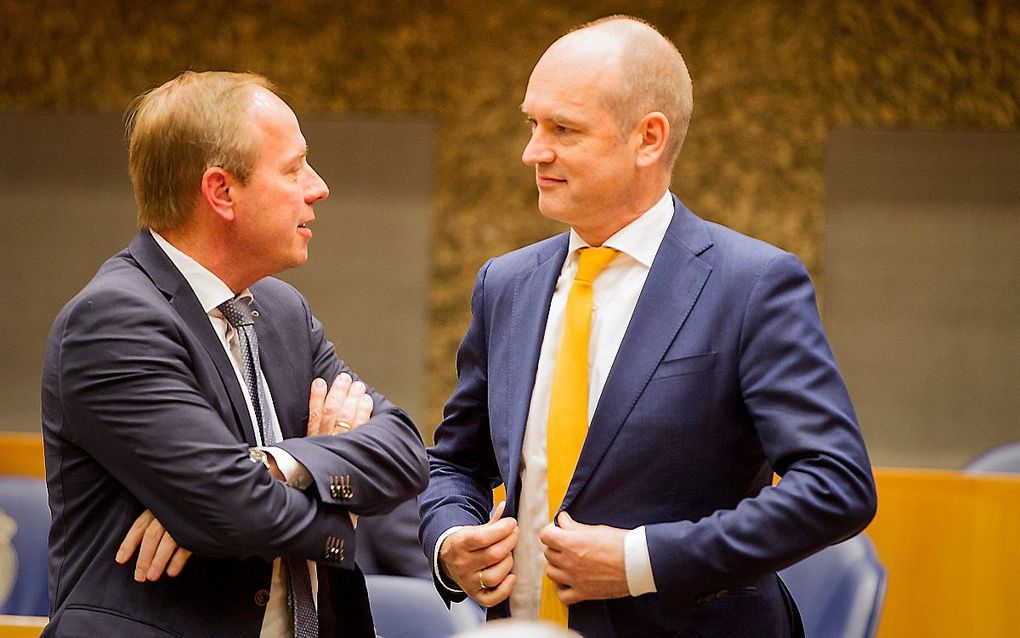 SGP-voorman Kees van der Staaij (l.) en CU-leider Gert-Jan Segers. beeld RD, Henk Visscher