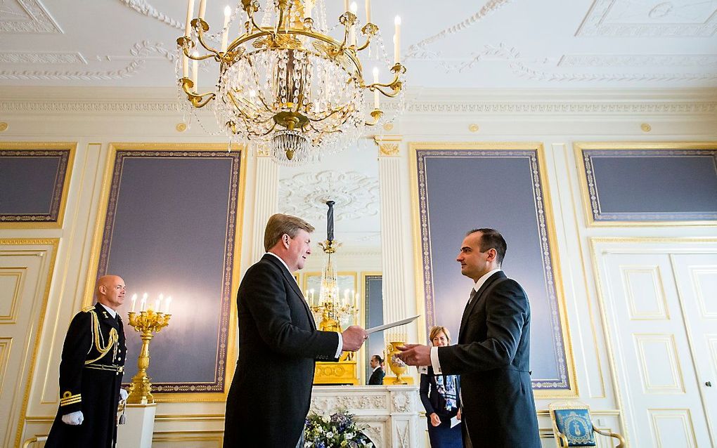Koning Willem-Alexander ontvangt de geloofsbrieven van de ambassadeur van Hongarije, Anbdras Kocsis. beeld ANP, Bart Maat