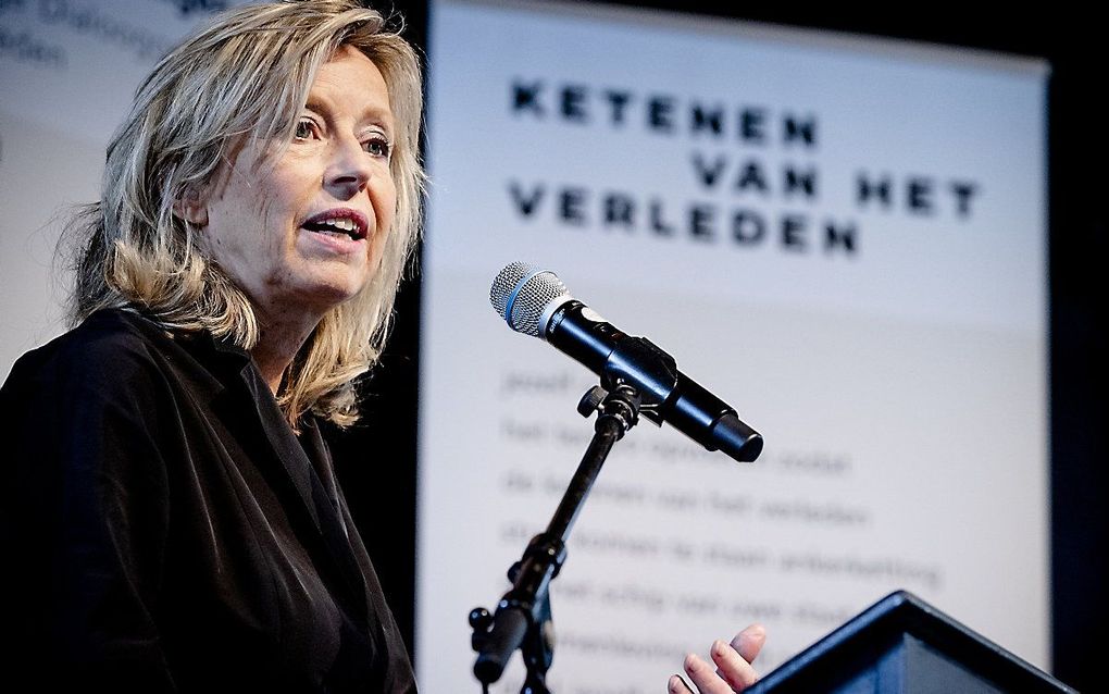 Demissionair minister van Binnenlandse Zaken en Koninkrijksrelaties Kajsa Ollongren reageert na ontvangst van het rapport ‘Ketenen van het Verleden’ van het Adviescollege Dialooggroep Slavernijverleden. beeld ANP, Sem van der Wal