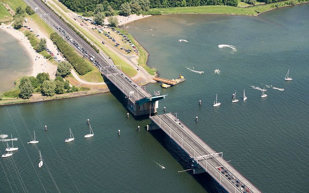 Haringvlietbrug. beeld ANP, Bram van de Biezen