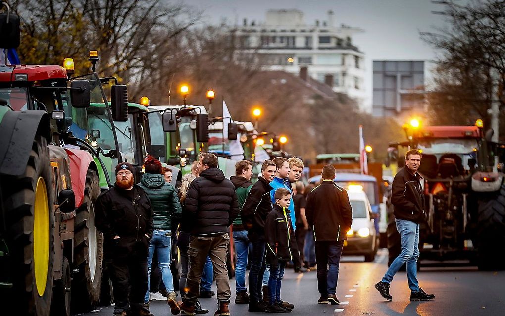 Boeren in november op de Benoordehoutseweg tijdens de actie van boerenactiegroep Farmers Defence Force. beeld ANP, ROBIN VAN LONKHUIJSEN