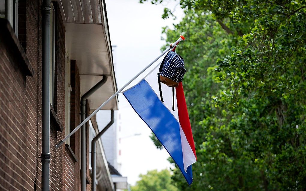 Op initiatief van het LAKS vierden middelbare scholieren in 2020 dat ze waren geslaagd, ondanks dat het centraal eindexamen vanwege corona was vervallen. beeld ANP, Robin van Lonkhuijsen