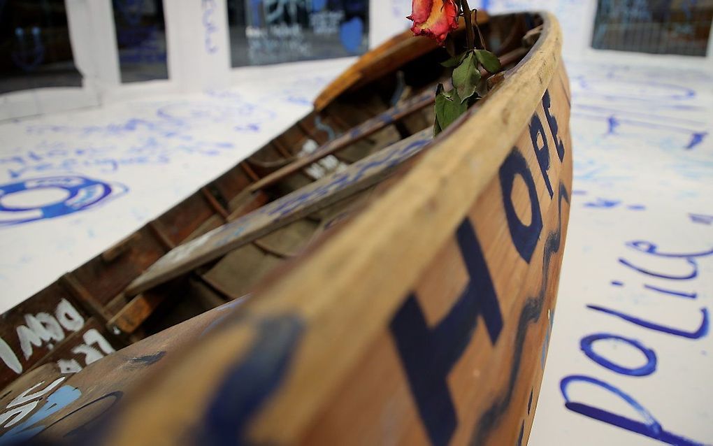 Vluchtelingenboot als onderdeel van een tentoonstelling in Dortmund. beeld EPA, FRIEDEMANN VOGEL