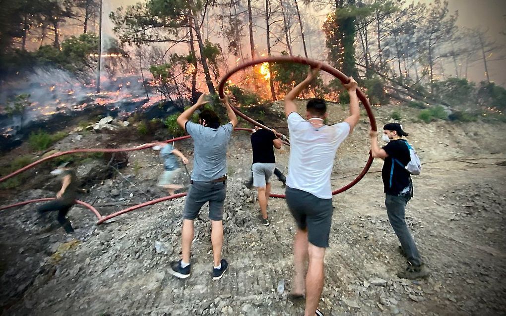 Blussen van branden in de regio Mugla. beeld AFP, SERDAR GURBUZ