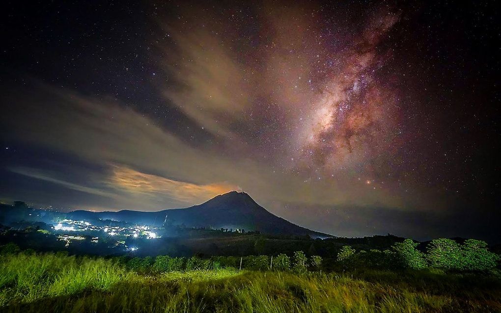 Vulkaan Sinabung, Noord-Sumatra, Indonesië. beeld AFP, Tibta Nangin