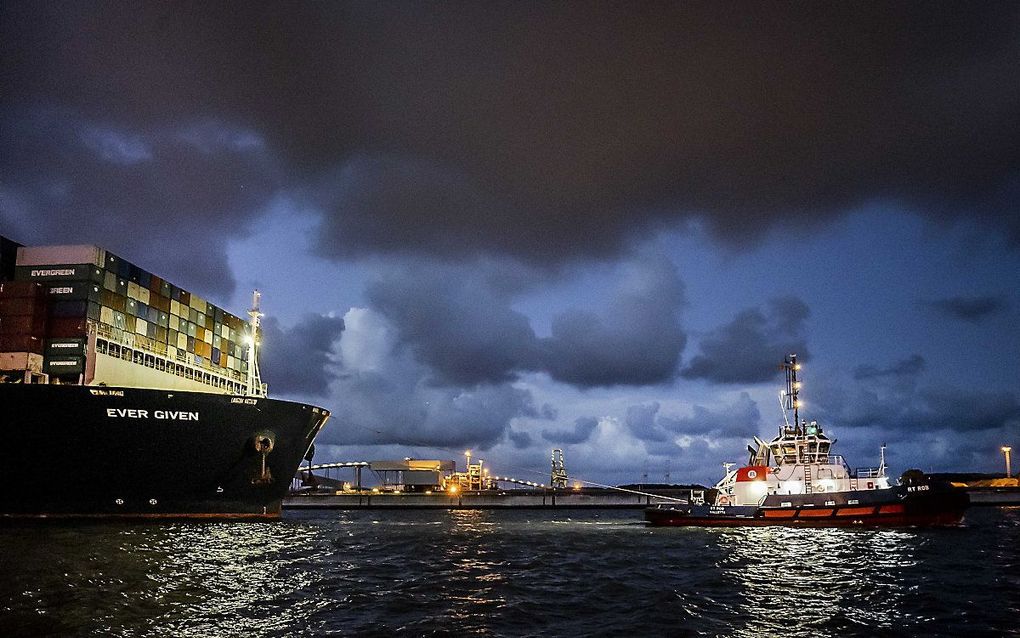 De Ever Given arriveerde vorige maand in Rotterdam, na zijn problematische reis door het Suezkanaal. beeld ANP, Renko de Waal