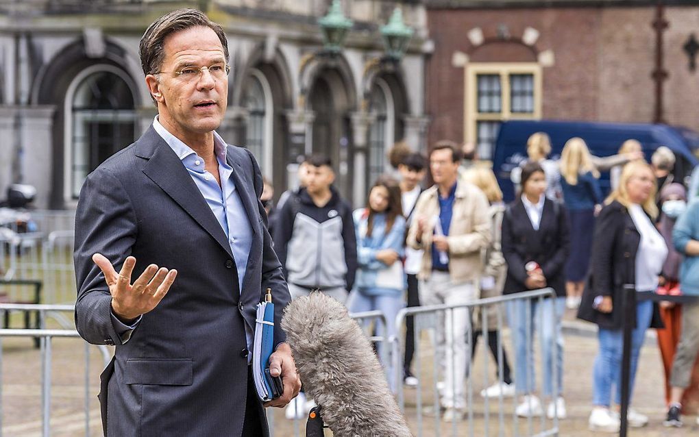 Rutte geeft uitleg  na gesprek met Hamer, beeld ANP, Lex van Lieshout