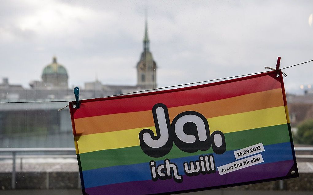 Vlag in Bern. beeld EPA, PETER SCHNEIDER