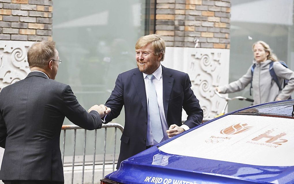 Koning Willem-Alexander arriveert in Groningen. beeld ANP, Vincent Jannink