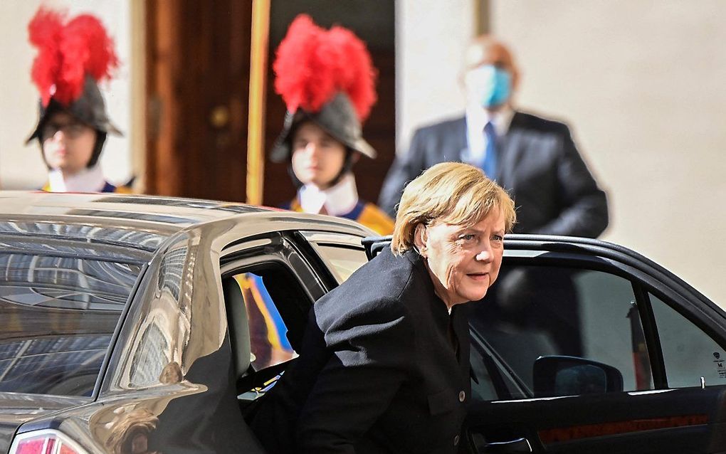 Bondkanselier Angela Merkel arriveert bij het Vaticaan. beeld AFP, Aberto Pizzoli