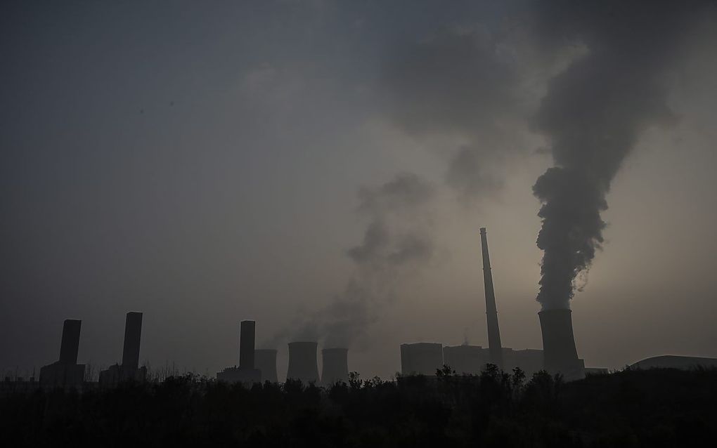 Een energiecentrale bij de Chinese hoofdstad Beijing. beeld EPA, Wu Hong