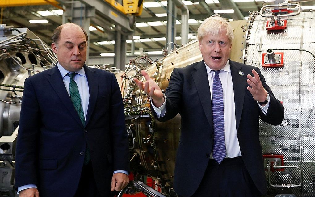 De Britse premier Boris Johnson in de fabriek van Rolls-Royce in Bristol, VK, afgelopen oktober. beeld AFP, John Sibley