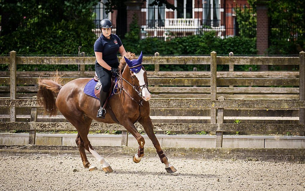 Amalia op haar paard Mojito. beeld RVD, Martijn Beekman