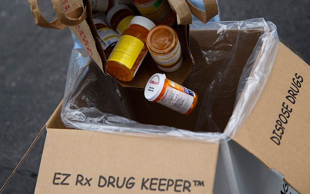 Pillen en medicijnen worden verzameld tijdens de National Prescription Drug Take Back Day op 24 april in Los Angeles, Californië. beeld AFP, Patrick T. Fallon