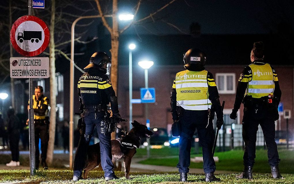 Politie aanwezig in Roermond. beeld ANP, ROB ENGELAAR