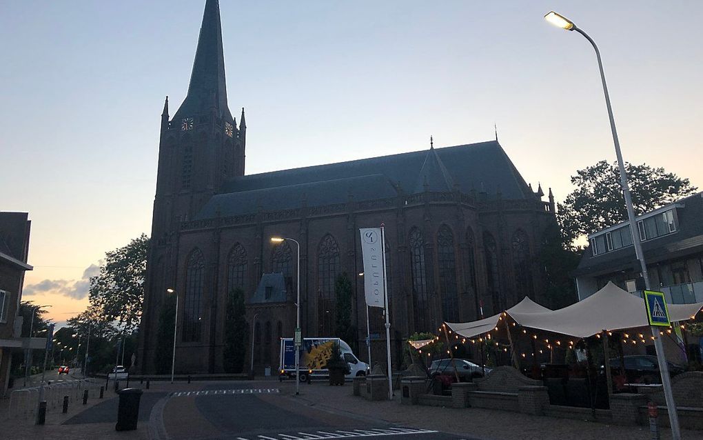 De rooms-katholieke basiliek van de heilige kruisverheffing in Raalte. beeld RD