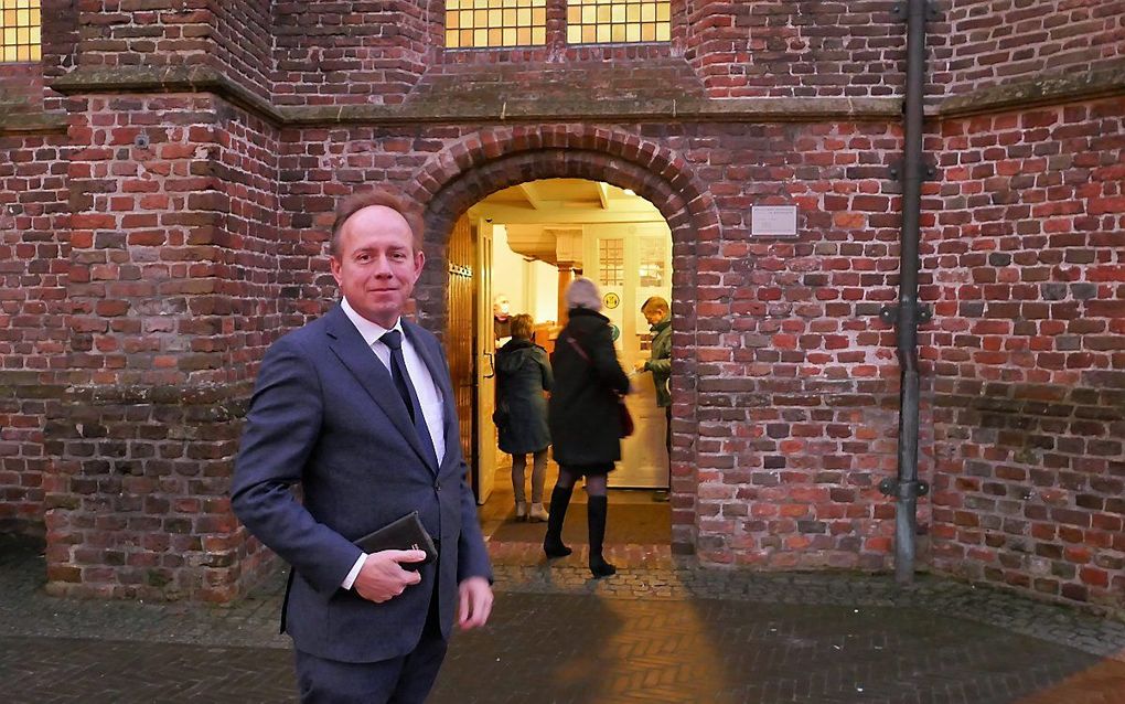 SGP-Kamerlid Kees van der Staaij bezocht zaterdagochtend een bidstond in Barneveld naar aanleiding van de coronacrisis. beeld Jan van Reenen