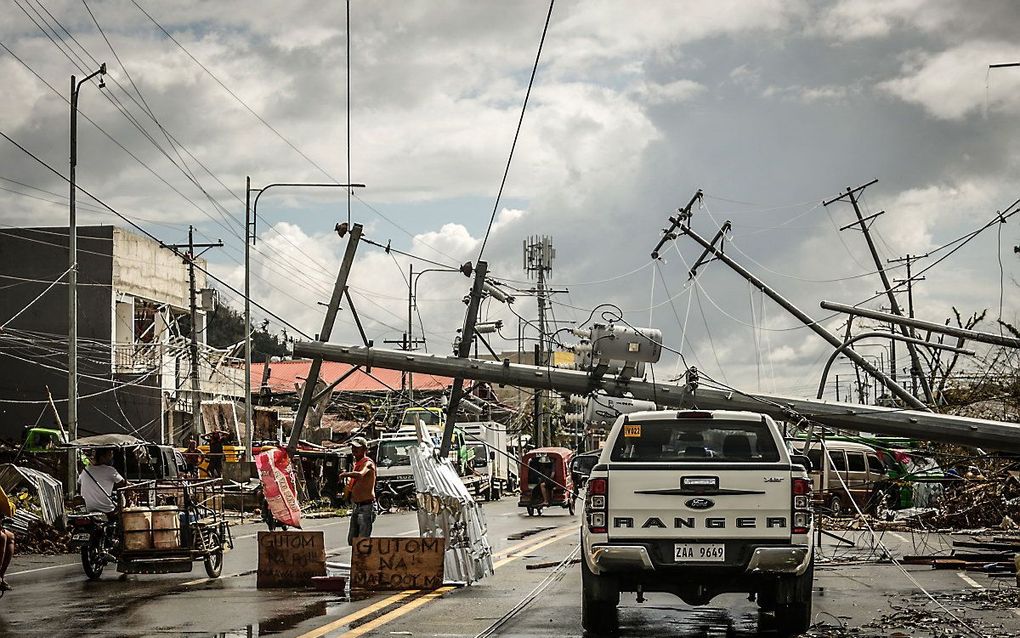 Spoor van vernielingen na tyfoon Rai. beeld AFP, Ferdinandh Cabrera