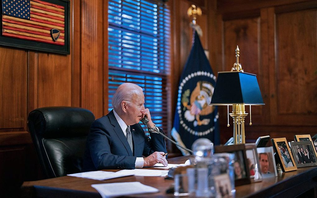 Biden belt met Poetin. Beeld AFP/White House