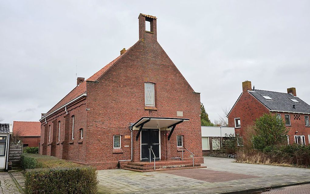 Het kerkgebouw van de christelijke gereformeerde kerk te Ulrum. beeld Sjaak Verboom