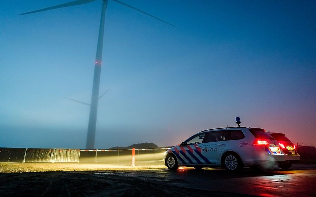 Onderzoek door de politie bij Neeltje Jans in Zeeland waar Dean werd gevonden. beeld ANP, MARCO DE SWART