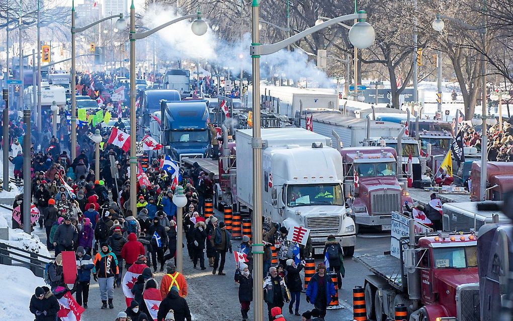 Het konvooi komt aan in Ottawa. beeld AFP, Lars Hagberg