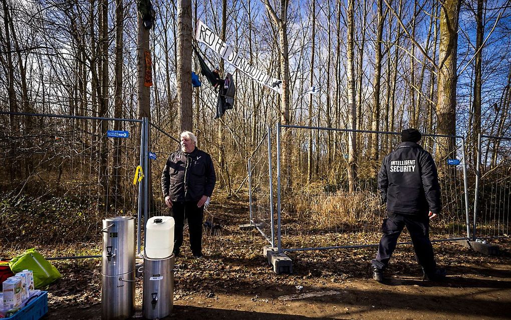 Activisten in het Sterrebos. beeld ANP, MARCEL VAN HOORN