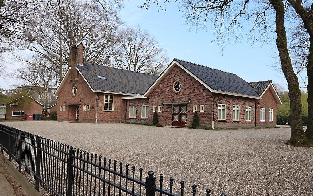 Het kerkgebouw van de gereformeerde gemeente in Uddel, waar de rouwdienst maandag plaatshad. beeld Jaap Sinke