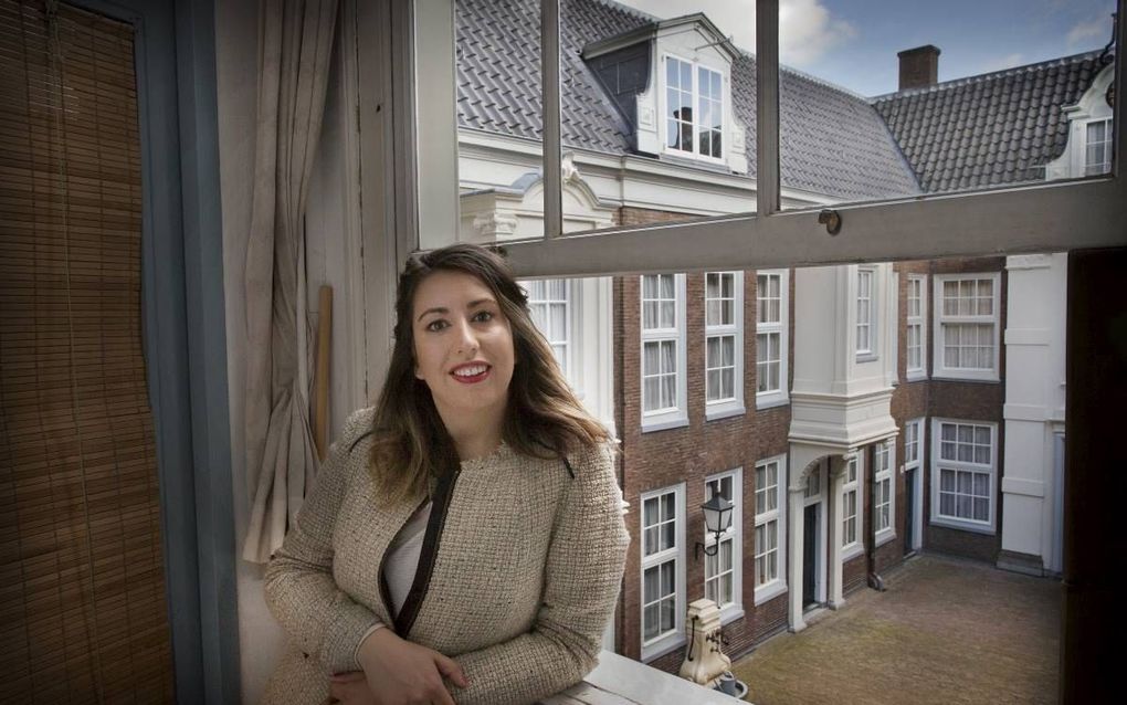 Marilia Laseur (foto) is sinds enkele maanden geen student meer. De reglementen van het hofje schrijven voor dat ze dan moet verhuizen. beeld RD, Henk Visscher