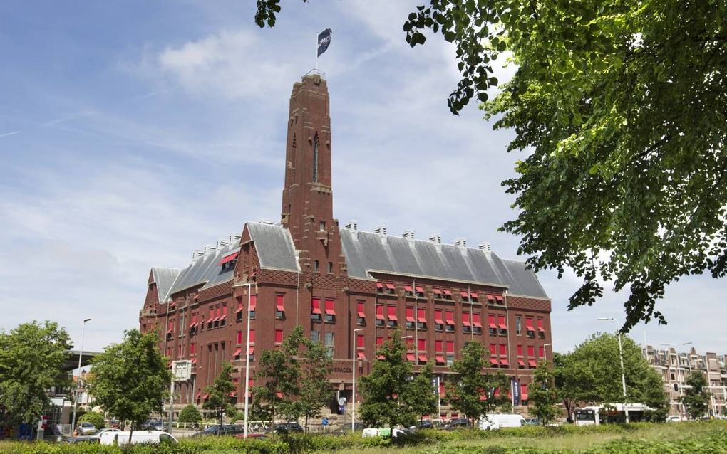 Het voormalige Essogeboouw in Den Haag. beeld RD, Anton Dommerholt